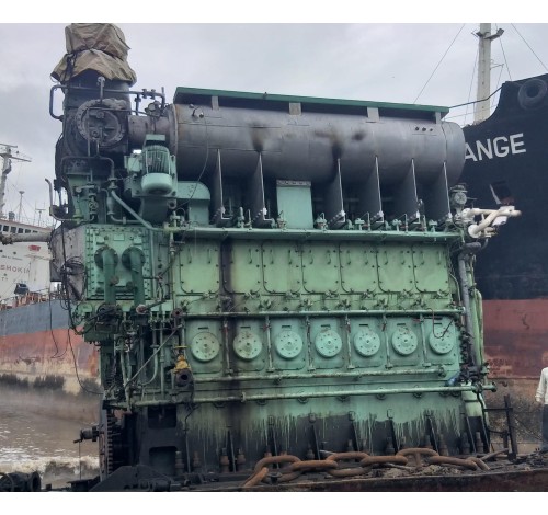 SHIP'S MAIN ENGINE & SPARE